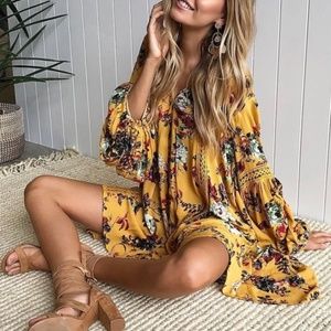 NWT Womens Floral Boho Crochet Accent Lantern Sleeve